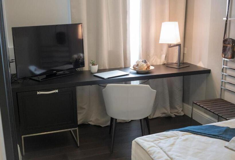 이코노미 룸, Grande Italia