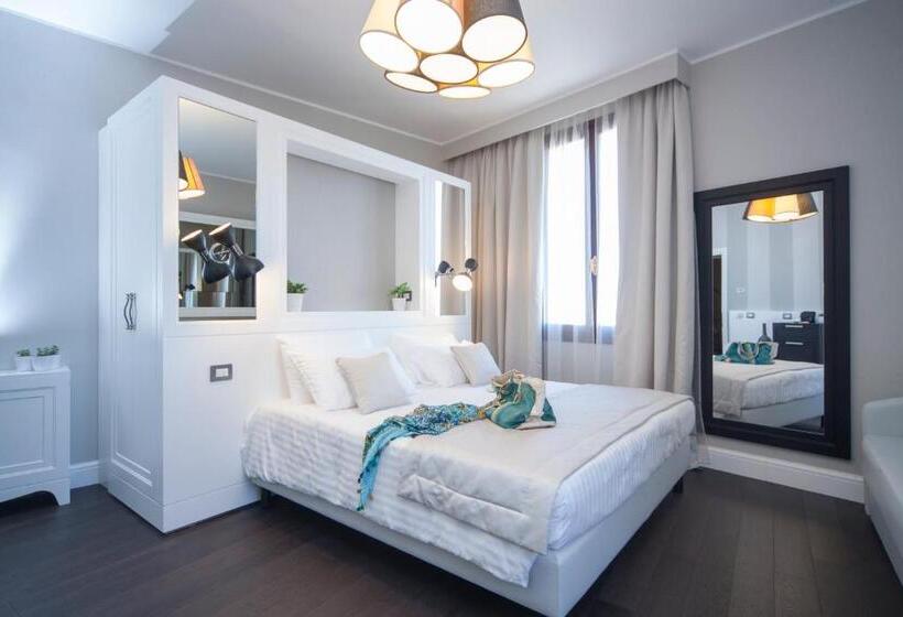 주니어 스위트, Grande Italia