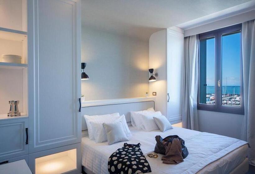 디럭스 룸 바다 전망, Grande Italia