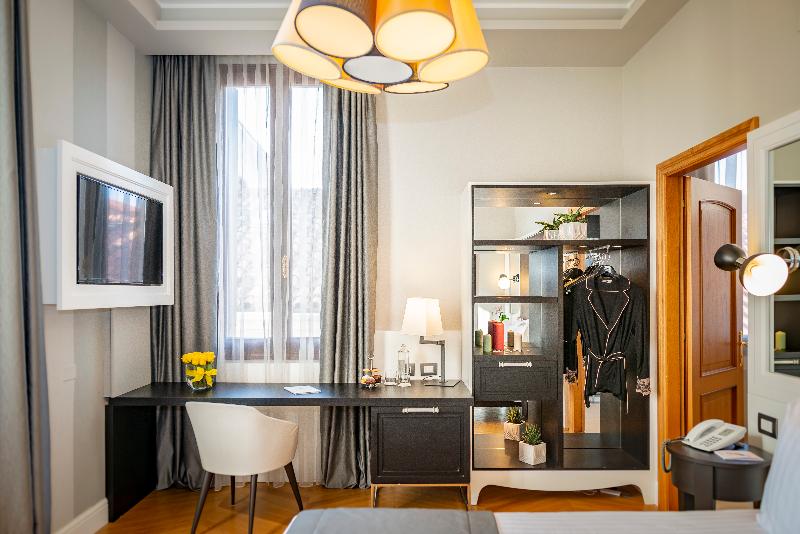 수피리어 룸, Grande Italia