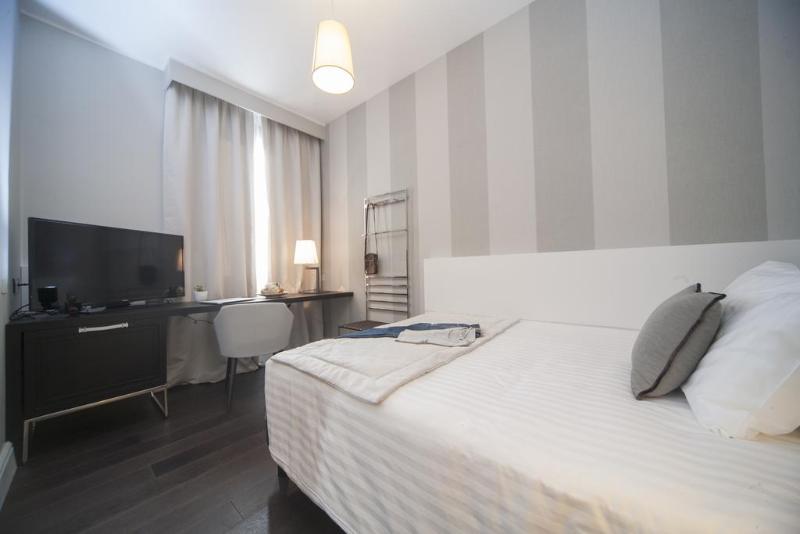 이코노미 룸, Grande Italia