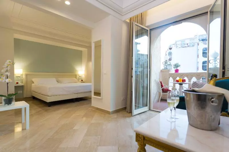 اتاق سوپریور سه تخته, Hellenia Yachting Hotel & Spa