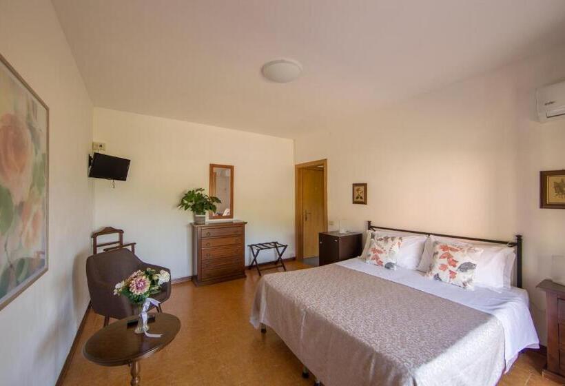 オーシャンビュースタンダードルーム, La Feluca