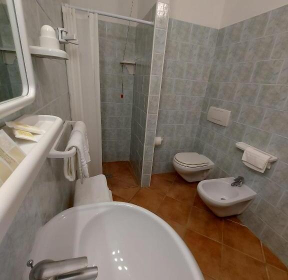 スタンダードルーム, La Feluca