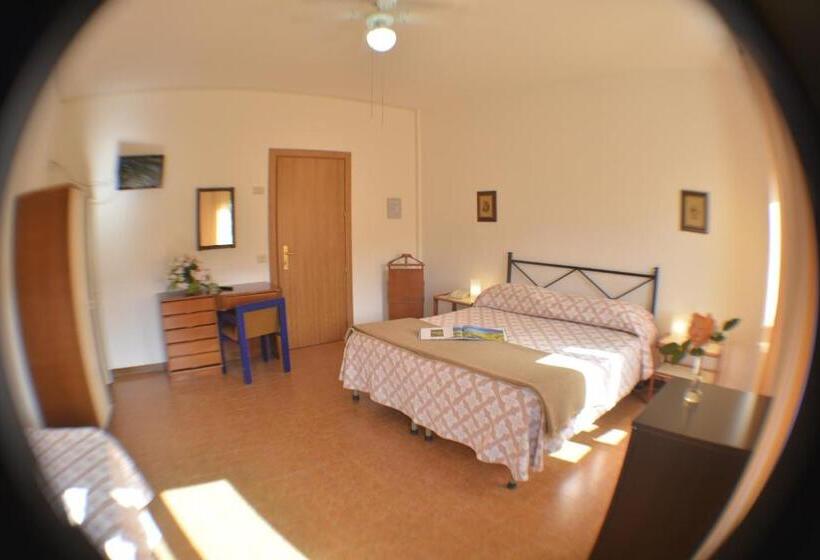 マウンテンビュースタンダードルーム, La Feluca