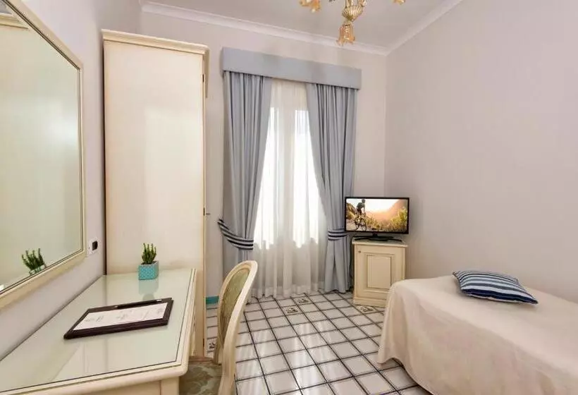 اتاق استاندارد یک نفره, La Reginella Resort & Spa