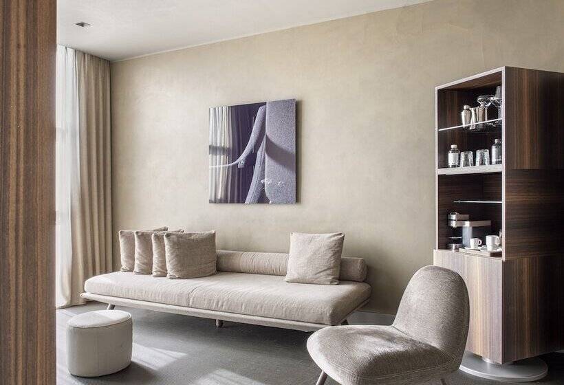 سوییت جونیور, Me Milan Il Duca