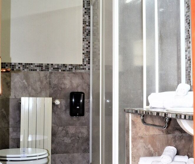 חדר סטנדרט לשלושה, Park