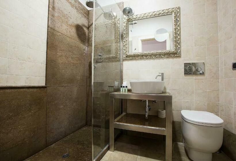 اتاق استاندارد سه نفره, Relais Hotel Centrale Dimora Storica