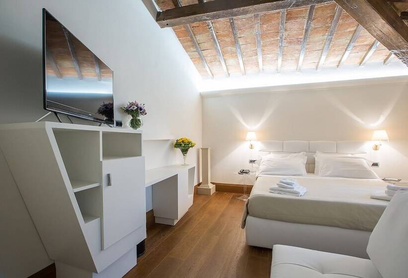 سوییت جونیور, Relais Hotel Centrale Dimora Storica