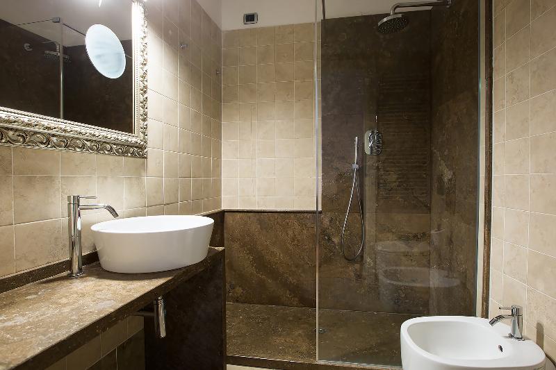 اتاق استاندارد سه نفره, Relais Hotel Centrale Dimora Storica