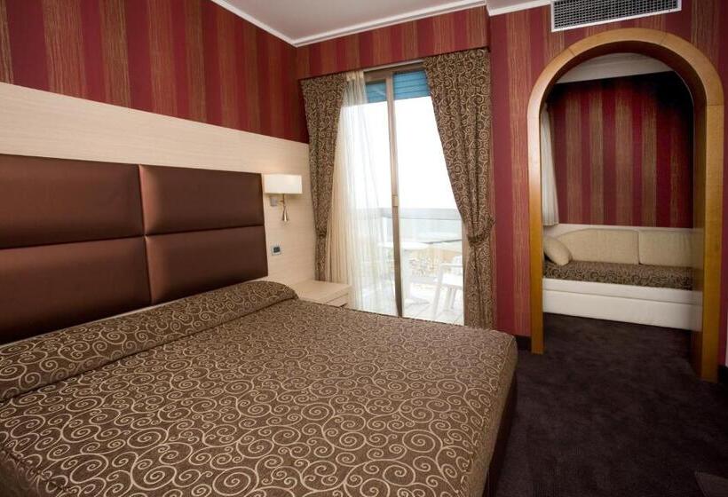 小型套房侧面可观海景, Rivamare