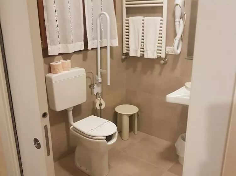 اتاق کلاسیک با چشم‌انداز دریاچه, Riviera Venezia Lido