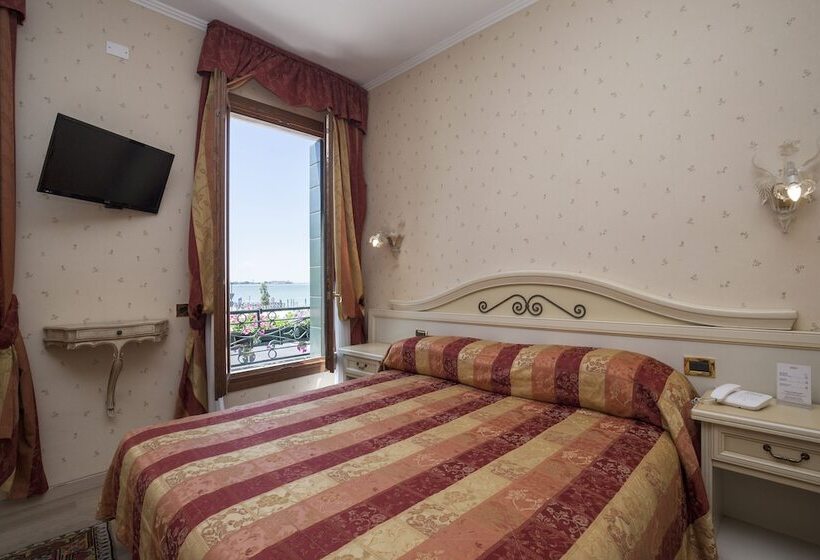 غرفة كلاسيكية مطلّة علي البحيرة, Riviera Venezia Lido