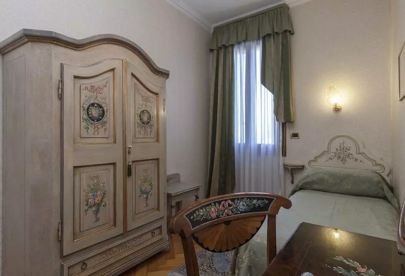 اتاق استاندارد یک نفره, Riviera Venezia Lido