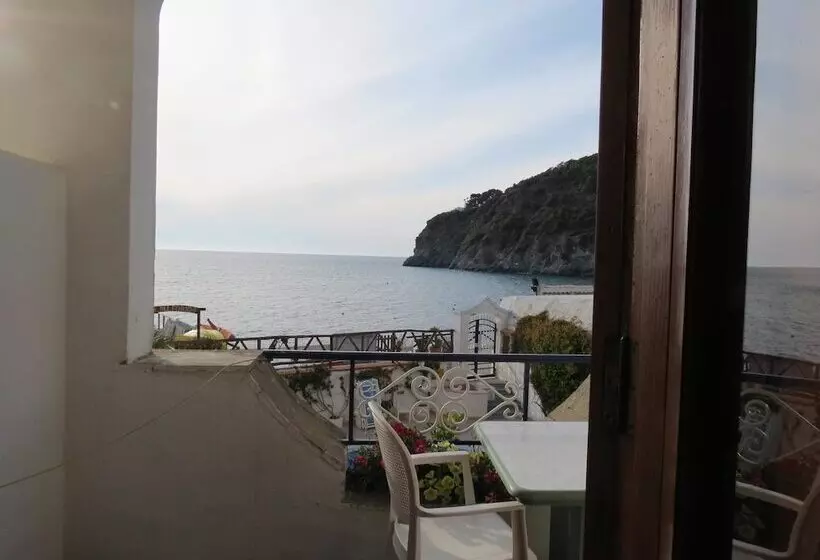 اتاق راحتی, Santa Maria