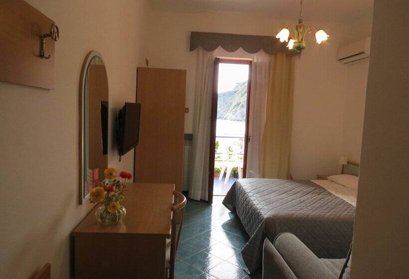 컴포트 룸, Santa Maria