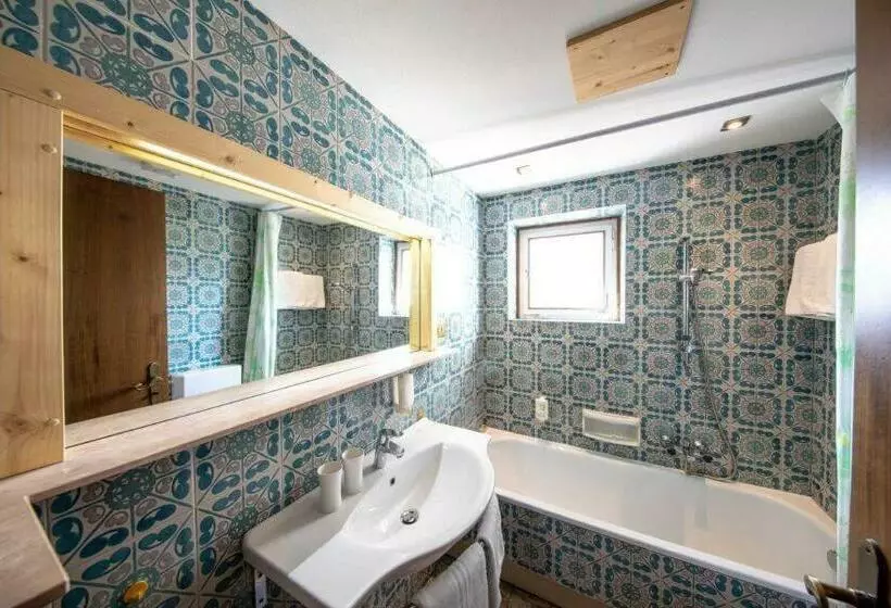 اتاق استاندارد با بالکن, Solaia Hotel & Guesthouse