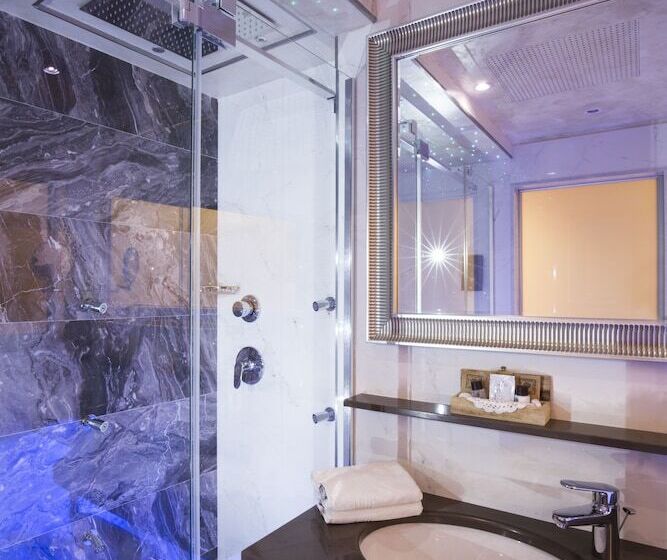 جناح جونيور مطلّ علي حمام السباحة, Torino Wellness & Spa