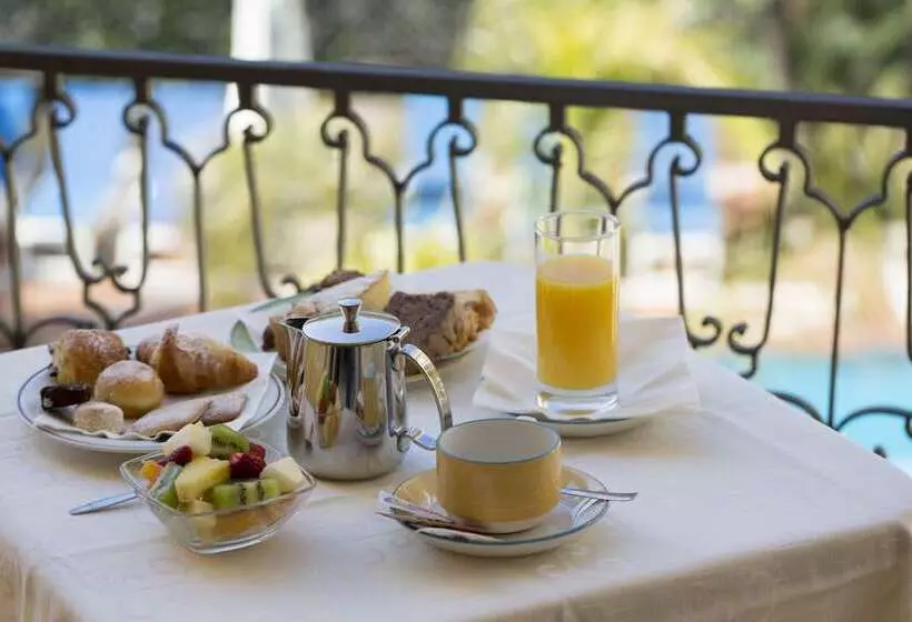 سوییت جونیور با چشم‌انداز استخر, Torino Wellness & Spa