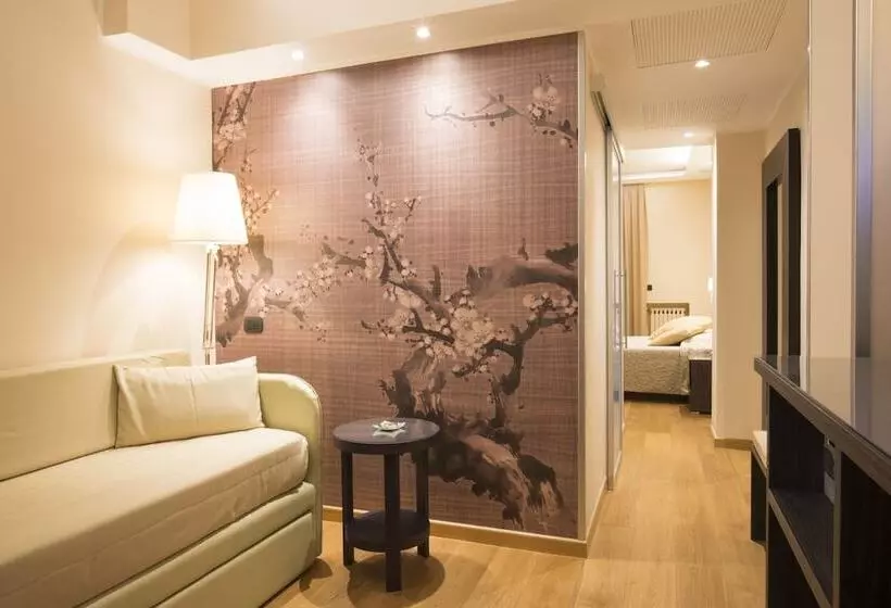 سوییت جونیور با چشم‌انداز استخر, Torino Wellness & Spa