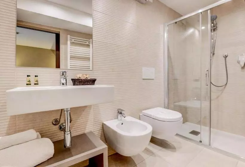 Standard-huone, Tripoli