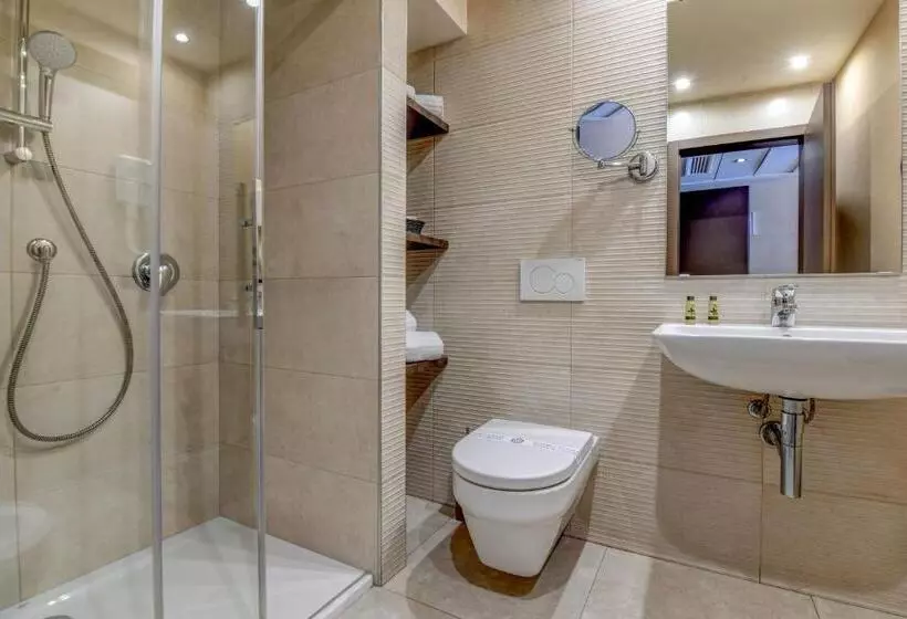 Standard-huone Järvinäkymä, Tripoli