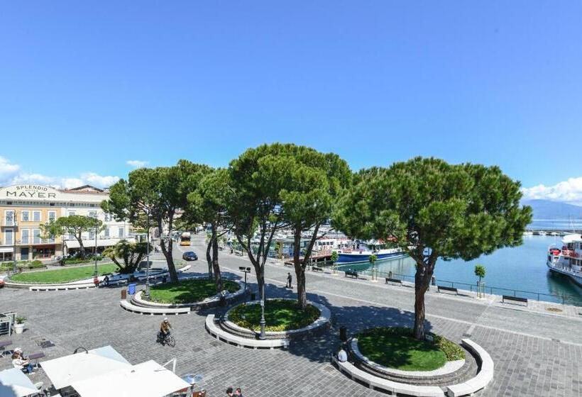 Номер Стандарт Вид на Озеро, Tripoli