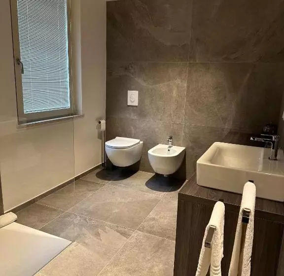 1 Bedroom Apartment Lake View, Tripoli