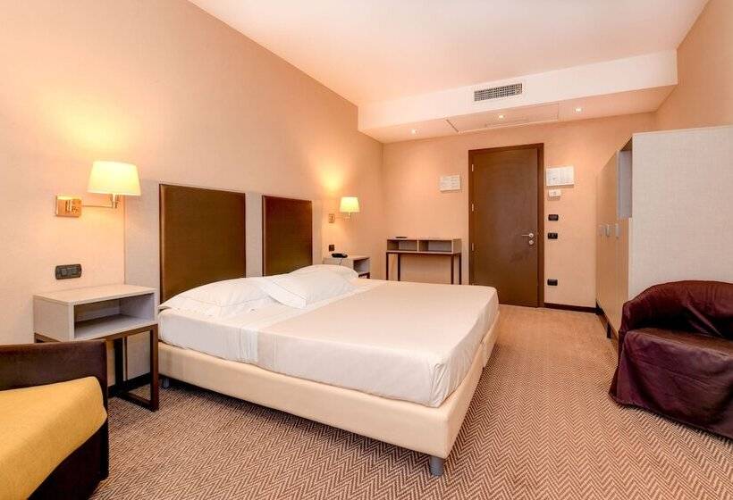 Номер Superior, Tripoli