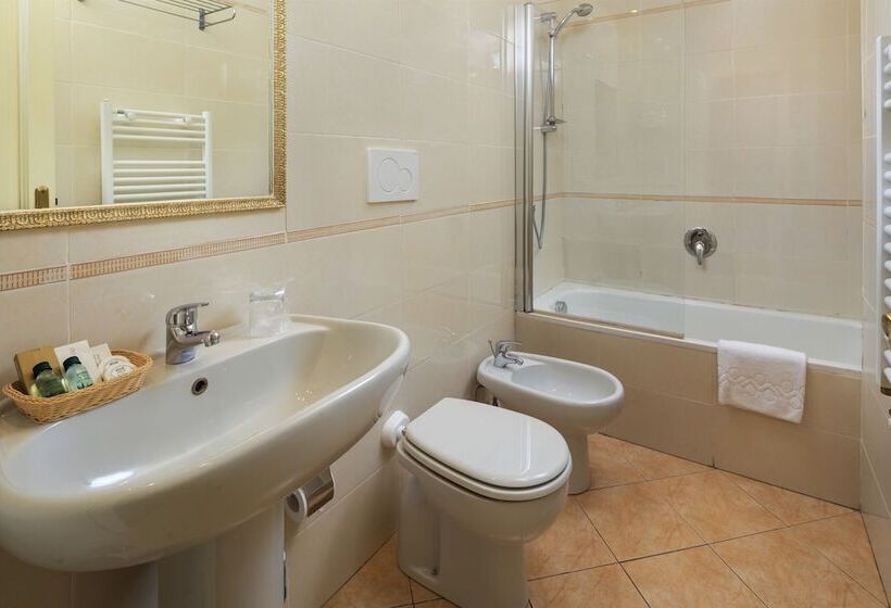 اتاق لوکس, Villa Carlotta