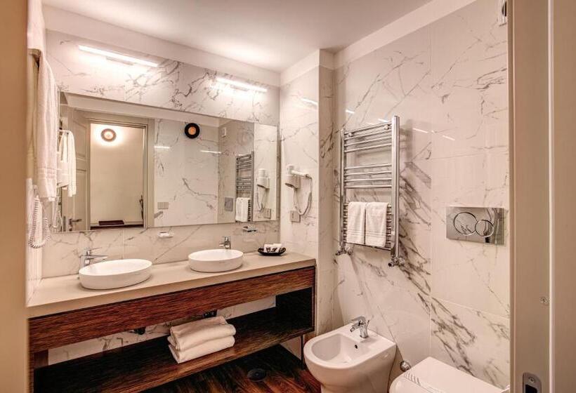 חדר סטנדרט לארבעה, Al Manthia Hotel  Gruppo Trevi Hotels