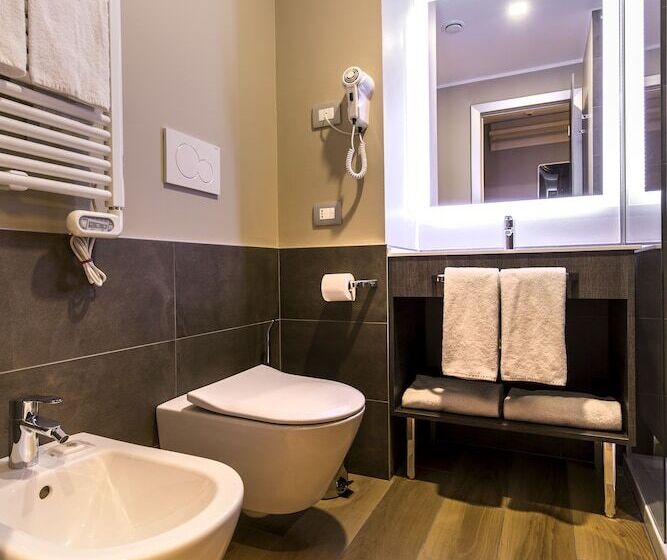 اتاق سوپریور, 43 Station