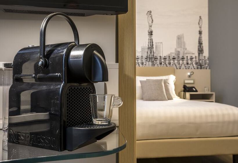 اتاق سوپریور, 43 Station