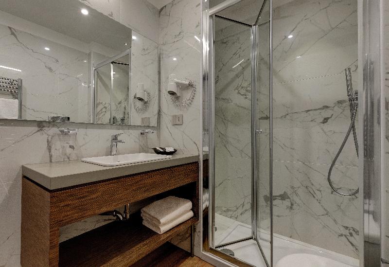 חדר סטנדרט לשלושה, Al Manthia Hotel  Gruppo Trevi Hotels