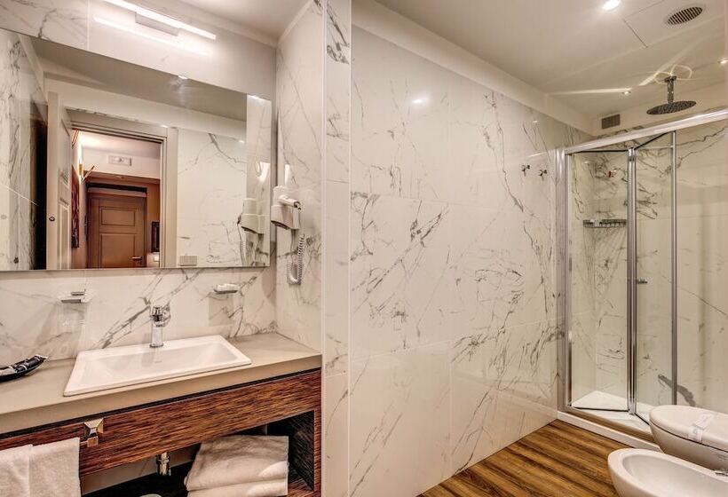 חדר סטנדרט לשלושה, Al Manthia Hotel  Gruppo Trevi Hotels