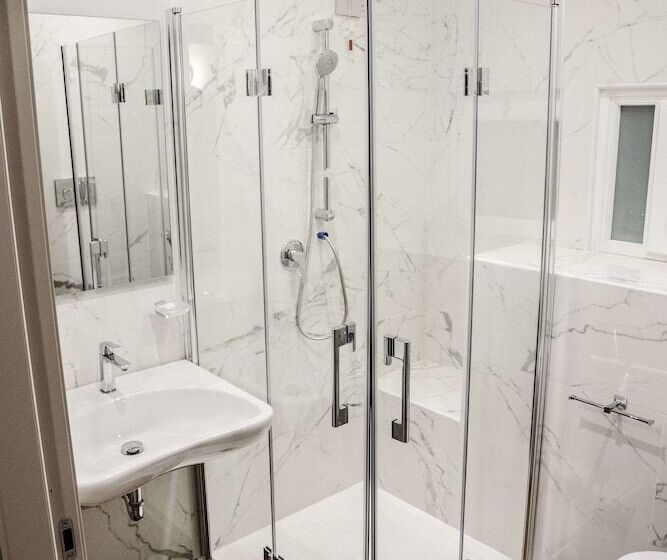 חדר סטנדרט לארבעה, Al Manthia Hotel  Gruppo Trevi Hotels