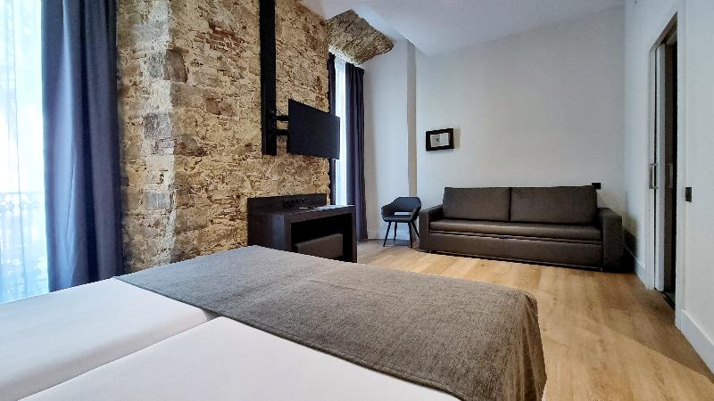 חדר אקזקיוטיב, Ariston