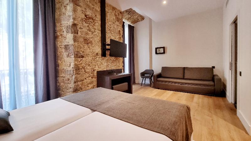 חדר אקזקיוטיב, Ariston