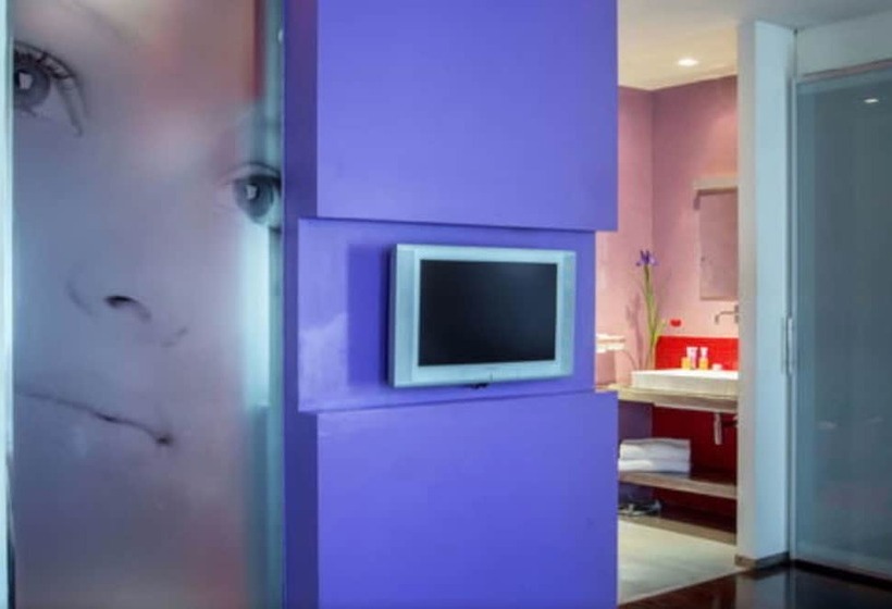 חדר אקזקיוטיב, Ariston