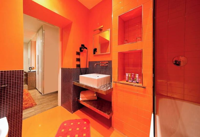 חדר אקזקיוטיב, Ariston