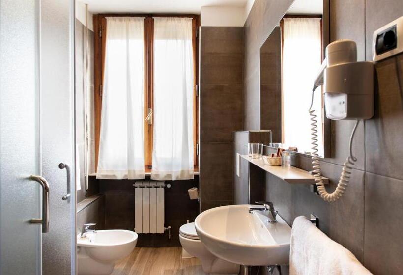 חדר סטנדרט לשלושה, Ariston & Spa