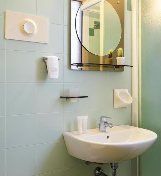 חדר אקונומי לארבעה, Atlantic Vista Mare