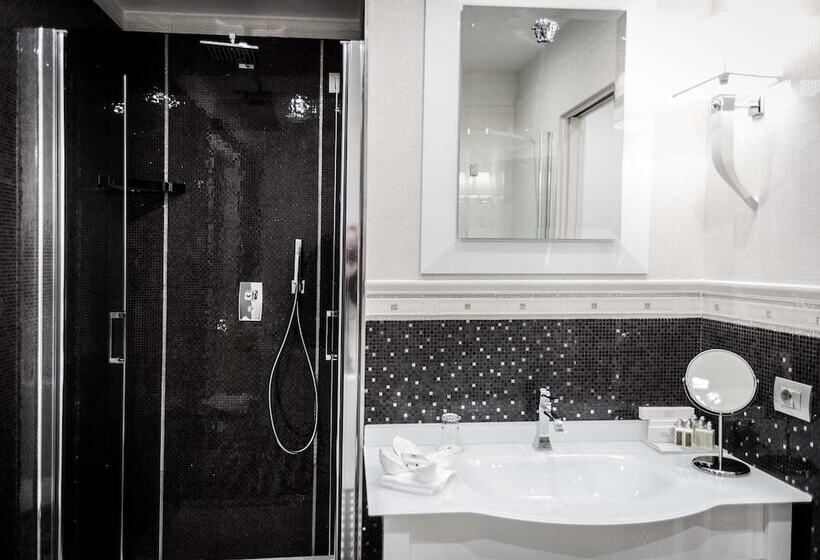 جناح جونيور, Best Western Premier Milano Palace