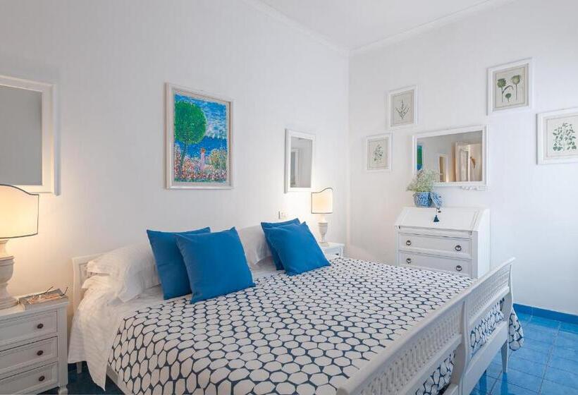 חדר קלאסי, Chiaia Di Luna