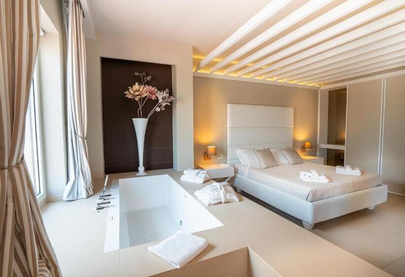 자쿠지 스위트, Covo Dei Saraceni