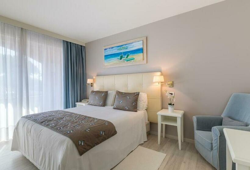 חדר סופריור לשלושה, Eden