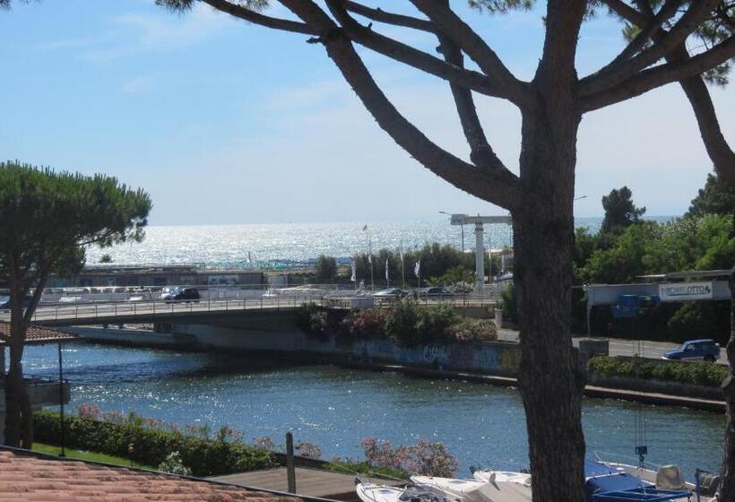 חדר משפחתי, Eden