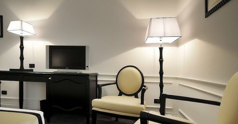 اتاق اجرایی سه نفره, Grand Hotel Oriente