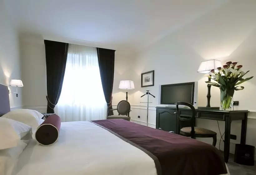 اتاق اجرایی سه نفره, Grand Hotel Oriente
